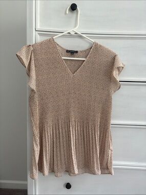 Adrianna Papell Cream Textured V-Neck Flutter Sleeve Top